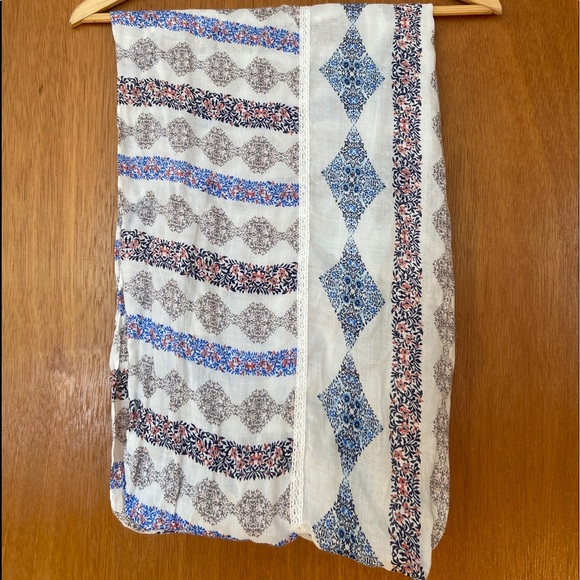 NWOT Ann Taylor Loft Infinity Scarf - Picture 2 of 3